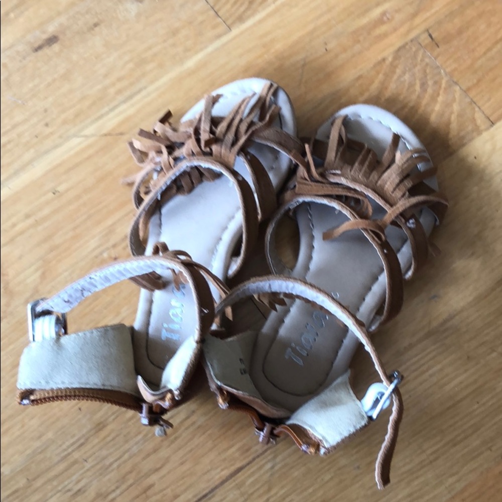 Tiana too sandals.